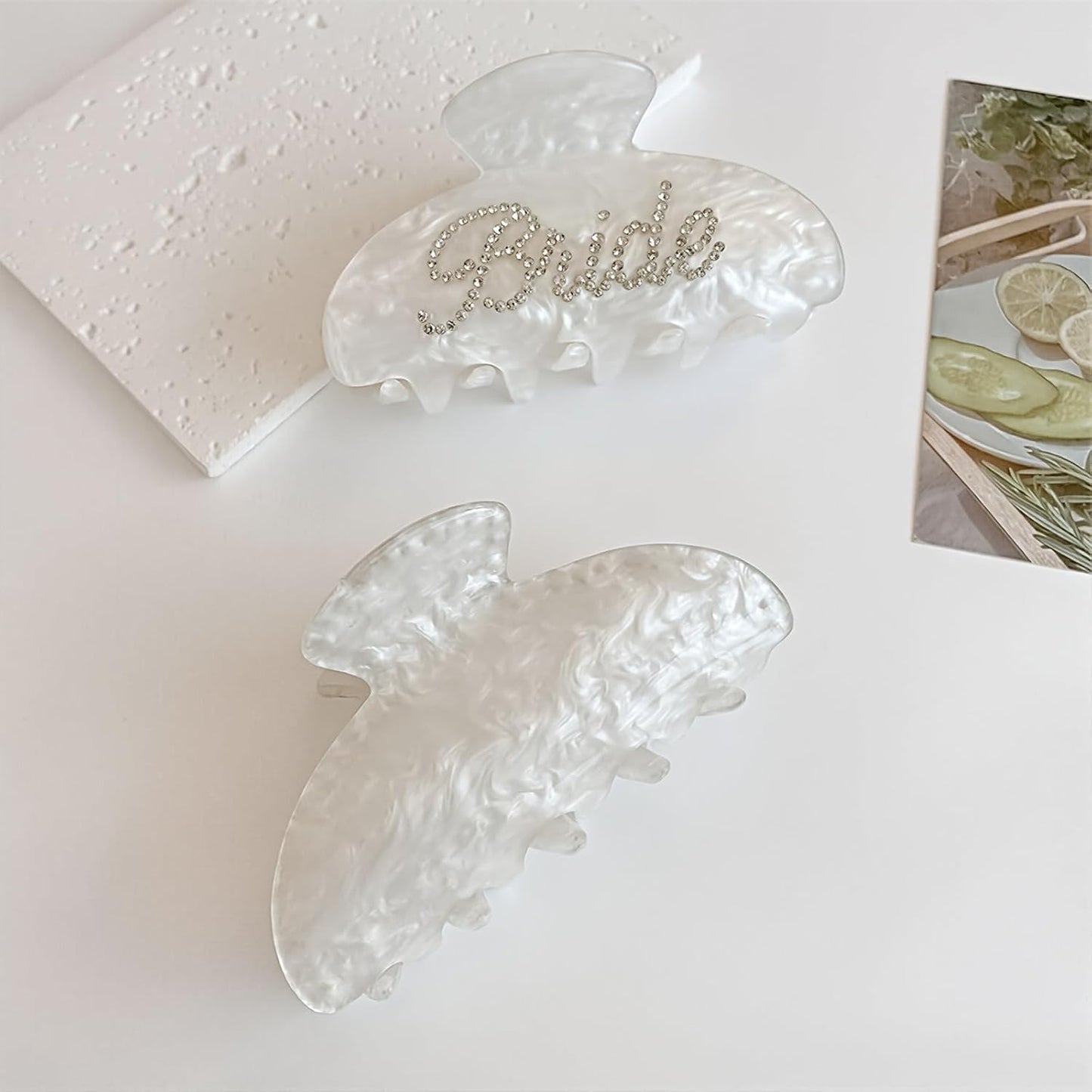 2Pcs Bride Claw Hair Clip, Bride White Acrylic Hair Clips with Rhinestone Logo, Bachelorette Party Wedding Birthday Banana Barrettes Hair Decorations for Girl, Trendy Bridal Claws