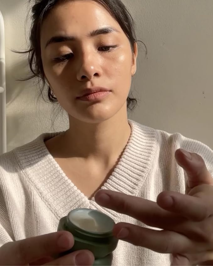 Cadence Travel Containers - Basic Skincare Set - Magnetic Travel Capsules - Facial Cleanser, Moisturizer, Sunscreen - 3 Small Capsules (0.56oz) with Cleanser, Moisturizer & Sun-Icon Labels - Charcoal