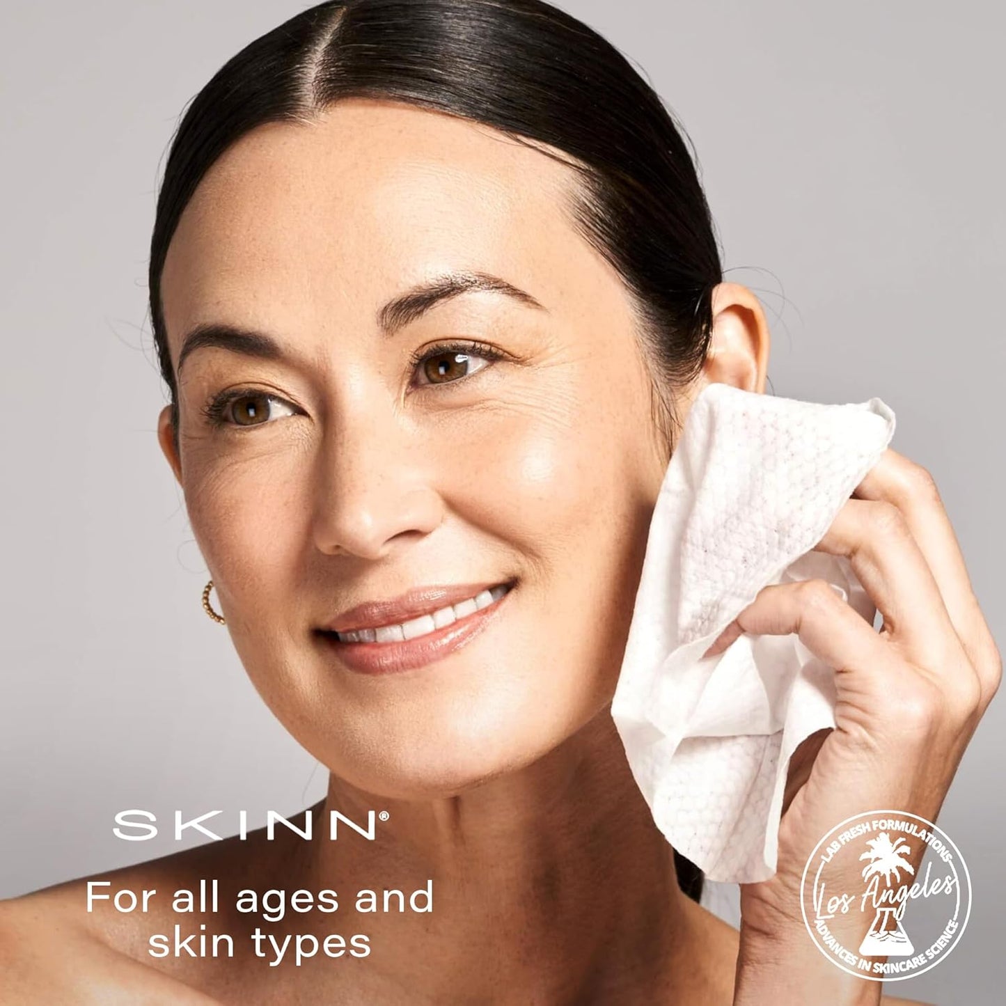 SKINN Facial Cleansing Makeup Remover Wipes - Hydrating Makeup Removing Cloths for Waterproof Mascara, Makeup, Oil, & Dirt - Disposable Face Towelettes that Gently Exfoliates, Cleanses, & Softens Skin