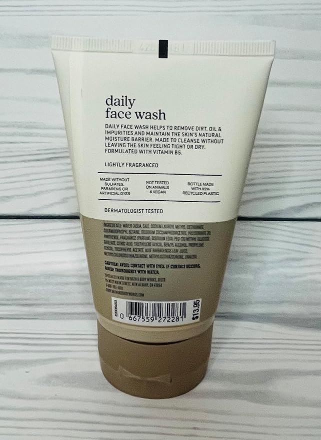 Bath and Body Works Face Essentials Daily Face Wash With Vitamin B5 4 Ounces