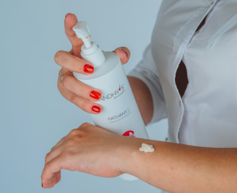 Transform Your Skin with Our Ultra-Hydrating Body Lotion for All-Day Softness