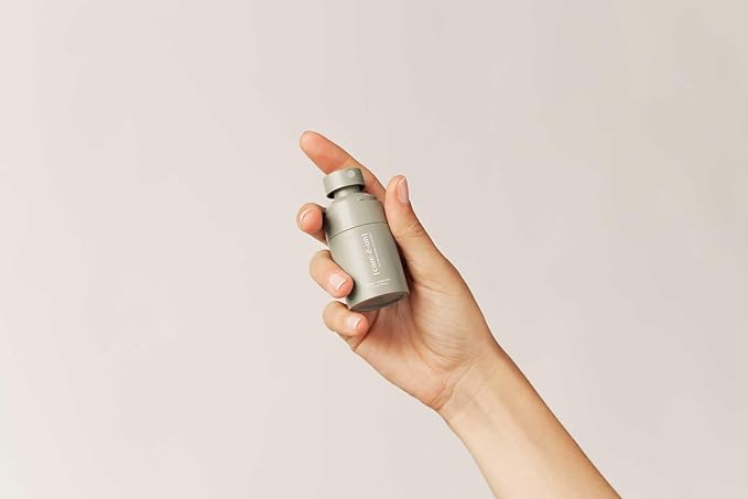 Careeon En Route Essentials Skin Care Kit with Luggage Tag (Green)