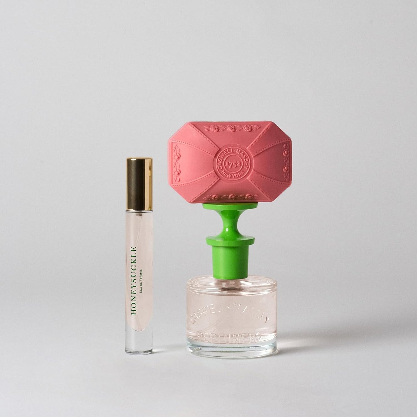 Caswell-Massey Honeysuckle Eau de Toilette Spray Feminine Floral Perfume with Fresh Honeysuckle, Mandarin & Musk Notes, Made in USA, 0.25 Fl Oz