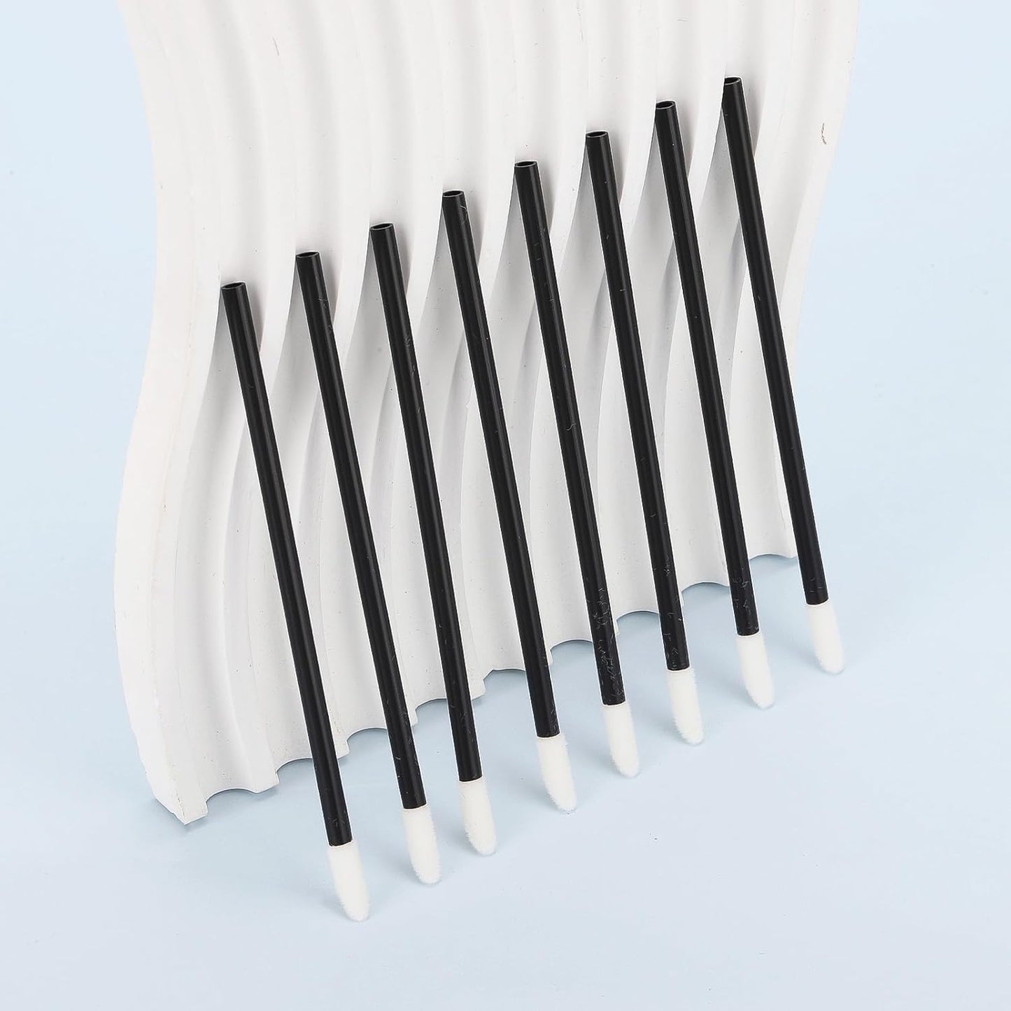 Tbestmax 200 Pcs Lip Wands Applicators, Disposable Lipstick Lint Free Brush Makeup Gloss Wands, Makeup Applicator Beauty Tool Kits Black