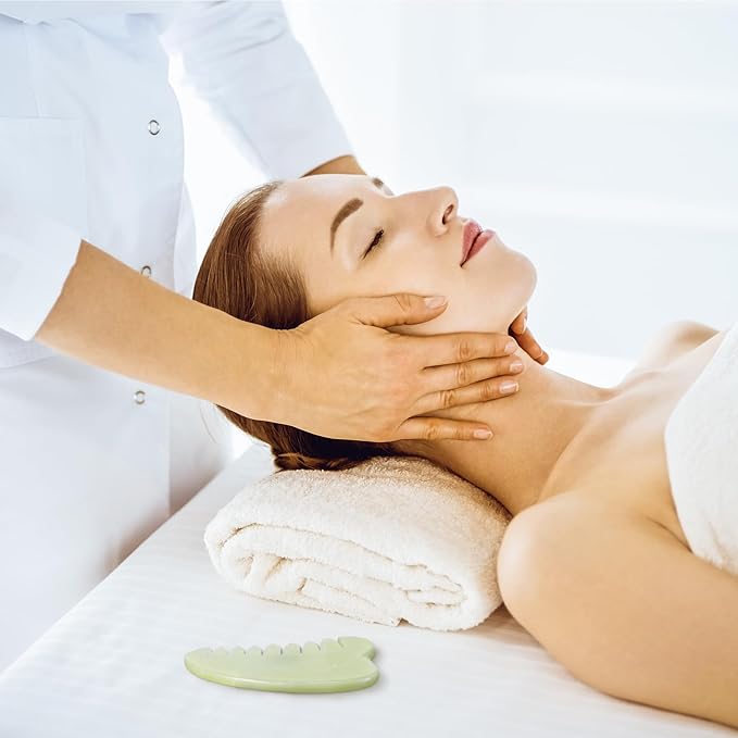 Geiserailie 2 Pieces Jade Combs Massage Stone Hair Gua Sha Scraping Scalp Comb Facial Massage Tool Multifunctional Handheld Head Tools Head Caring Therapy Mother's Day Gift(Heart Style)