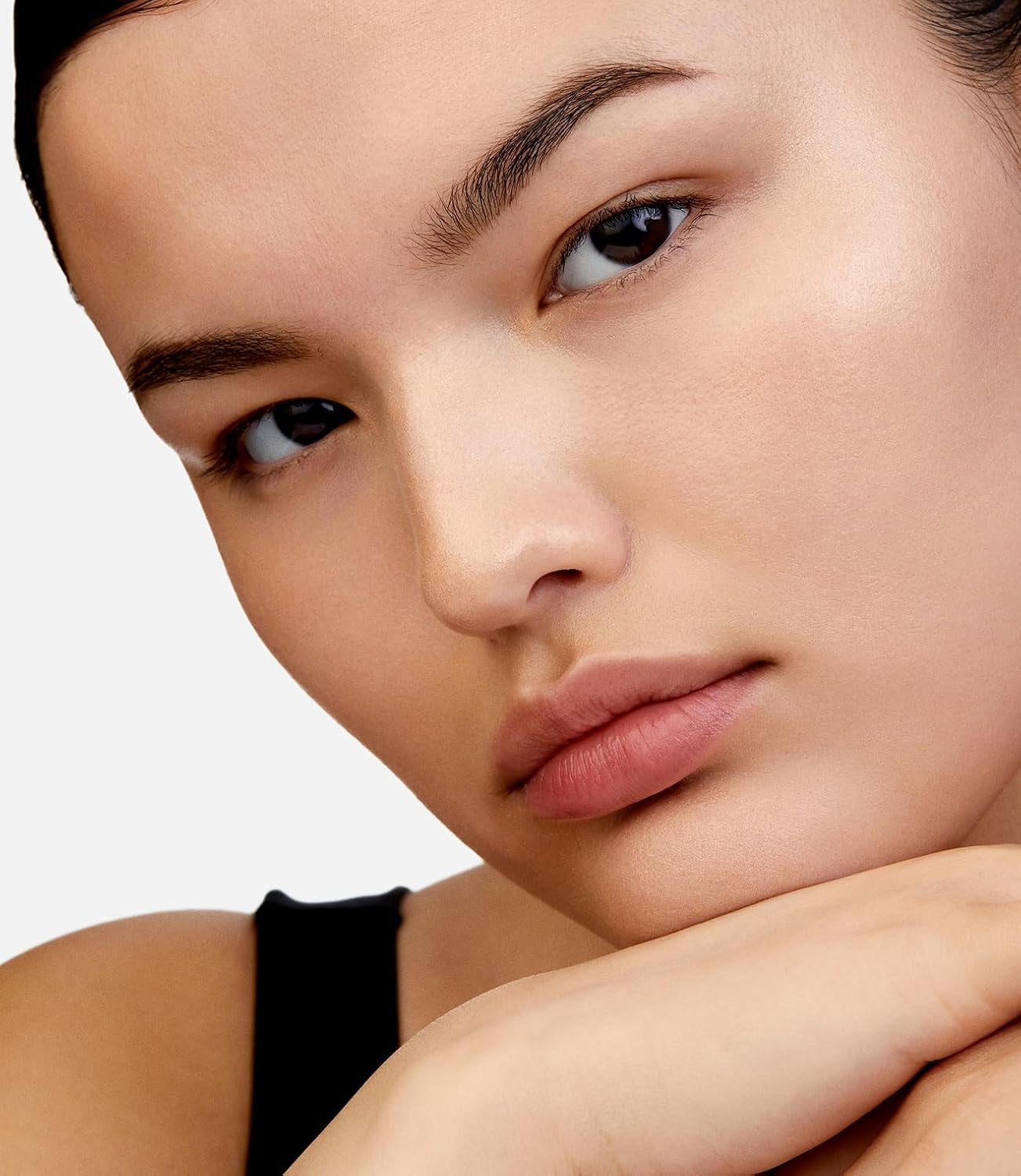 MAKE Beauty Diffusion Dew Skin Tint. Sheer to Medium Coverage Radiant Finish. Blurring, Smoothing, and Brightening. Enhanced with Niacinamide and Adenosine. Diffusion Dew - Light 01.5