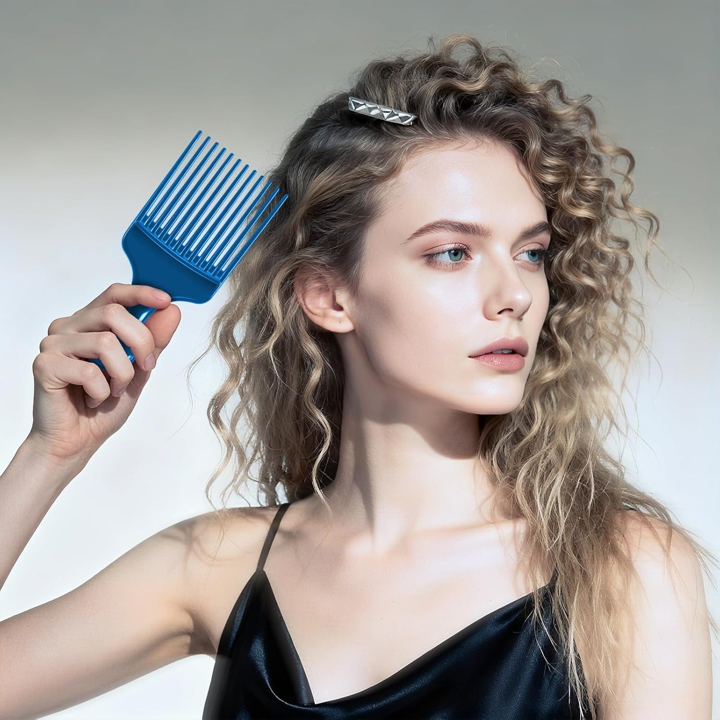 SIMPOR 2 Pcs Hair Pick Comb Wide Tooth Lift for Hair Styling Detangling Plastic Afro Pick for Women Men (Metallic Blue, Black)