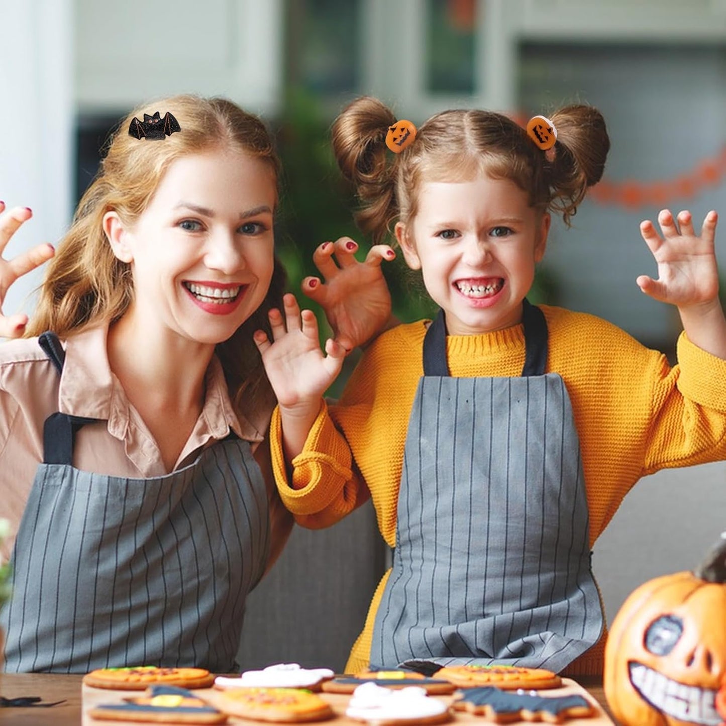 Mini Halloween Hair Clip -12PC Small Claw Clips Pumpkin Ghost Bat Spider Shape Hair Claw for Girls, Cute Hair Accessories (mini-Halloween hair clips)