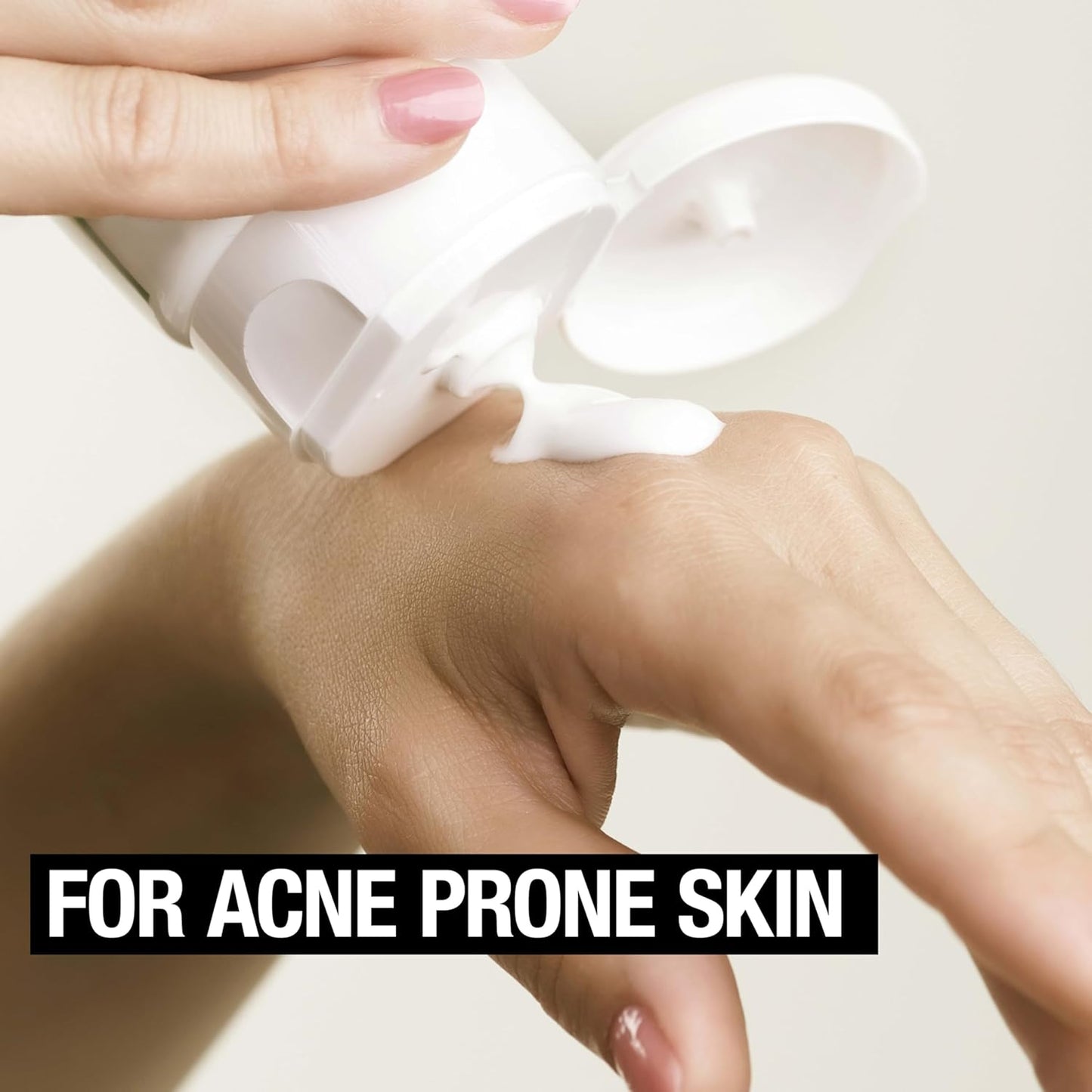 Neutrogena Clear Face Sunscreen Lotion for Acne-Prone Skin, Broad Spectrum SPF 50 Facial Sunscreen for Oily Skin, Oil-, Fragrance- & Oxybenzone-Free Water Resistant Sunscreen, 3 fl. oz