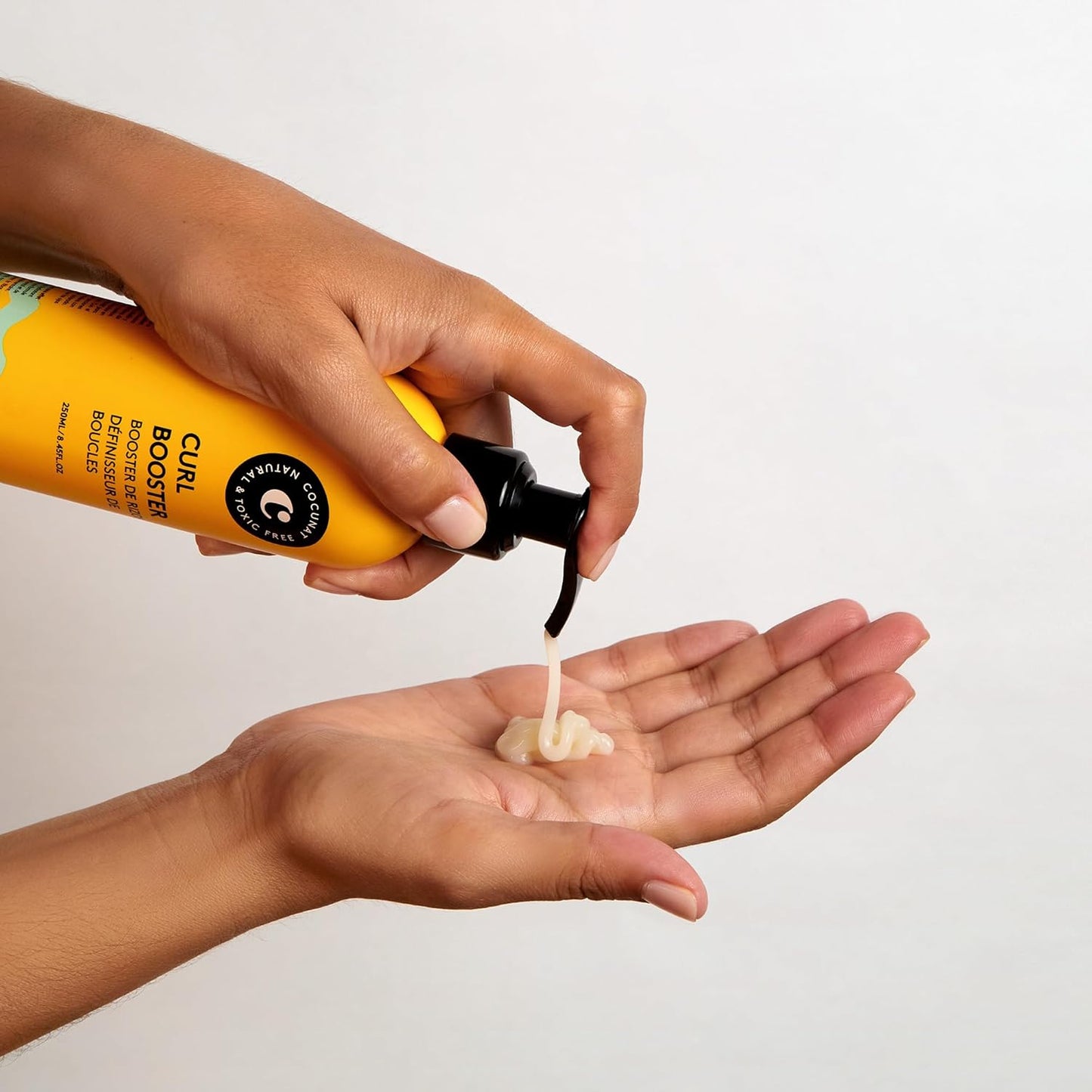 COCUNAT Curly Method 2-Step Kit - Leave-In Curl Moisturizer + Curl Booster Gel - Defines, Hydrates & Controls Frizz for Perfect Curls - Strengthens & Smooths - 250ml + 150m