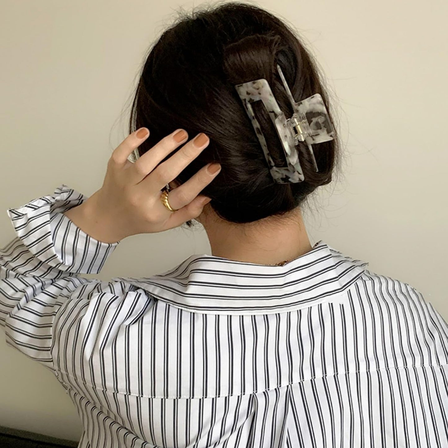 Large Cellulose Acetate Hair Claw, 4.1 Inch Tortoise Shell Claw Clip Banana Clips Hair Claw Clips for Thick Curly Hair, Hair Jaw Clamp Fashion Hair Accessories for Women Ladies (2 Pack)