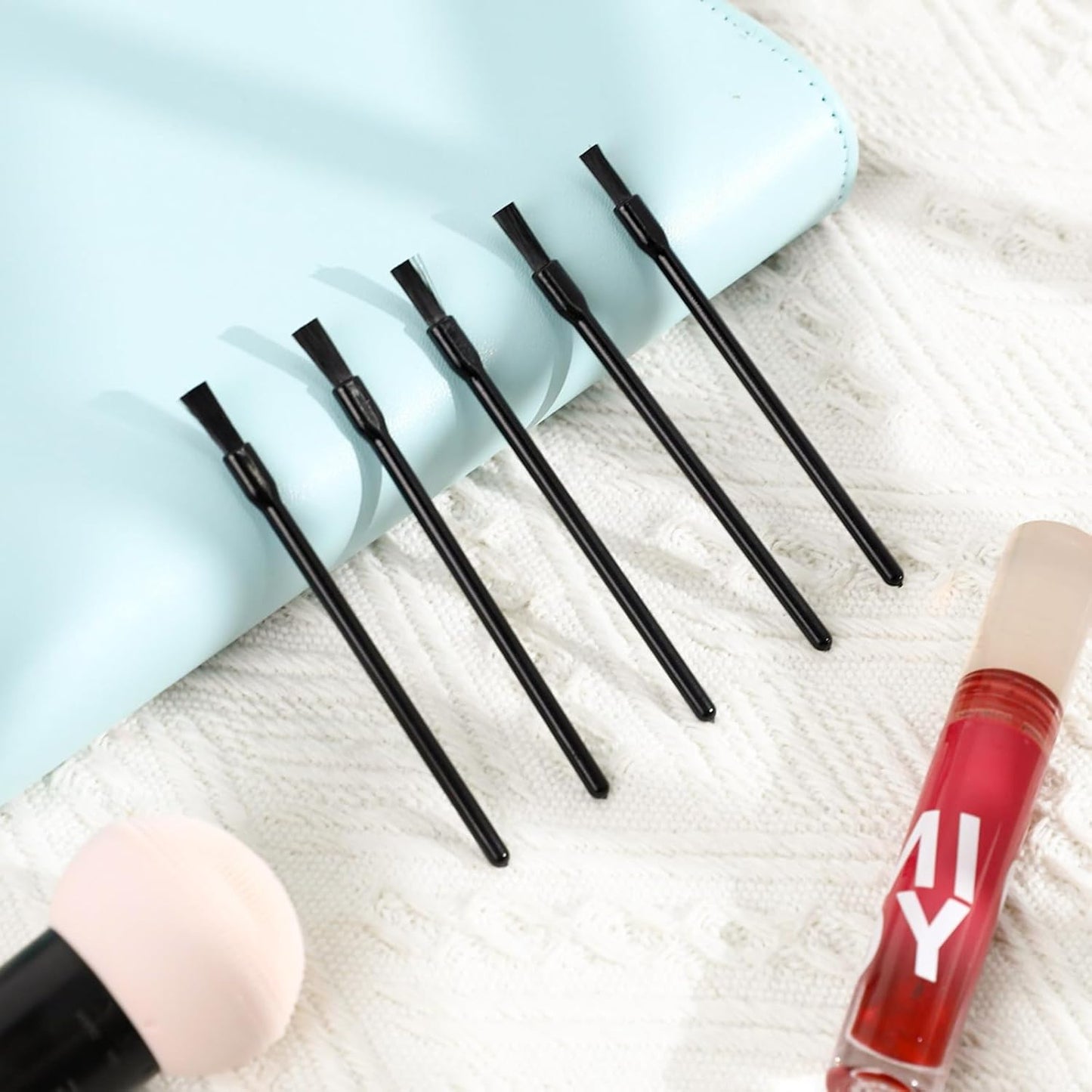 100 Pcs Lip Brushes Disposable Nail Polish Brushes Disposable Lip Brushes Lip Wand Disposable Applicators Lipstick Lip Gloss Wands Nail Polish Brush Multifunctional Makeup Brushes for Women