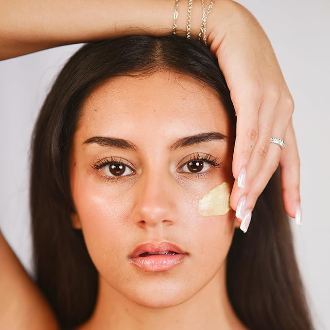 Revive Turmeric Clay Mask – 10-Minute Brightening & Hydrating Face Mask with Niacinamide & Pineapple | Evens Skin Tone, Refines Pores, Calms Skin | Vegan, Includes Applicator + Face Cloth