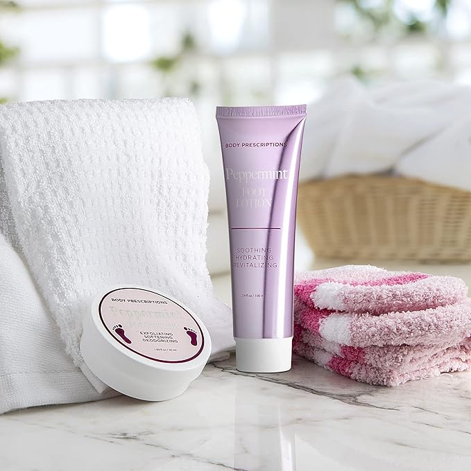 Live Green Bath and Body Present Set- Foot Spa Set with Fuzzy Socks, Lotion, and Scrub, Peppermint
