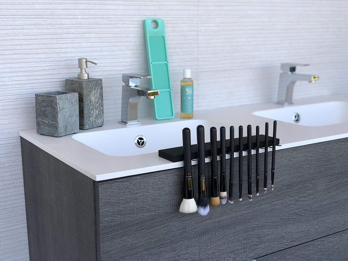 Makeup Brush Drying Rack - The Brush Bar - Makeup Brush Organizer - Portable Makeup Brush Holder - Makeup Brush Holders for Vanity - Space-Saving Makeup Brush Holder Organizer - Dries Brushes Quickly